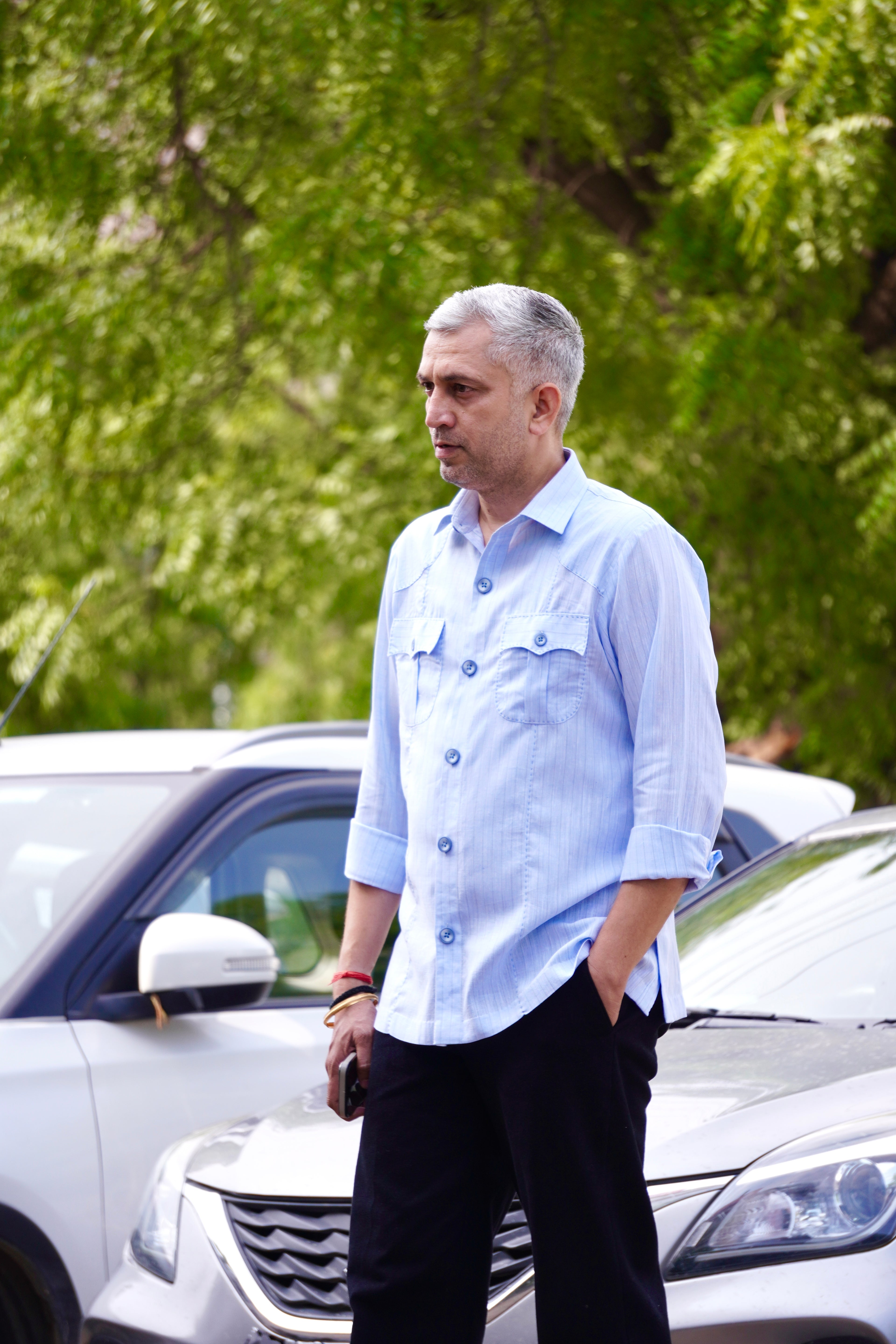 ROYYD black denim straight fit trouser paired with a linen cotton hunting shirt from the Signature Style Collection.